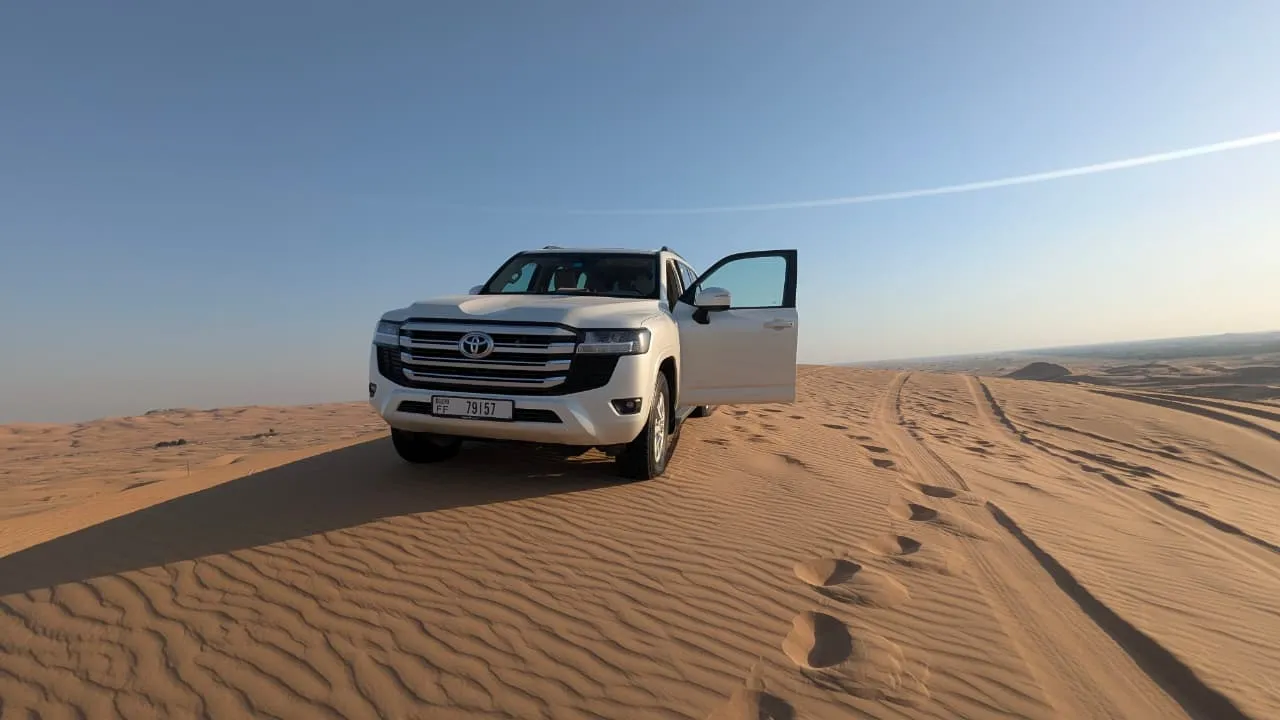 Land Cruiser on dunes